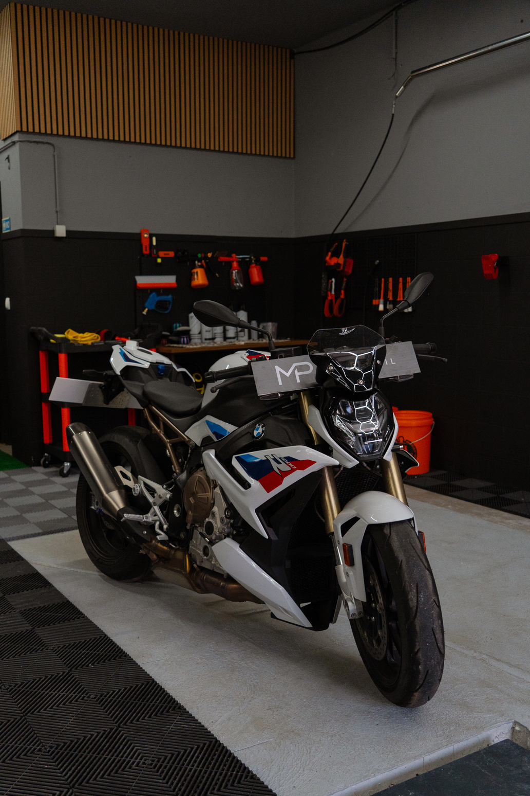 Correção de pintura automóvel
